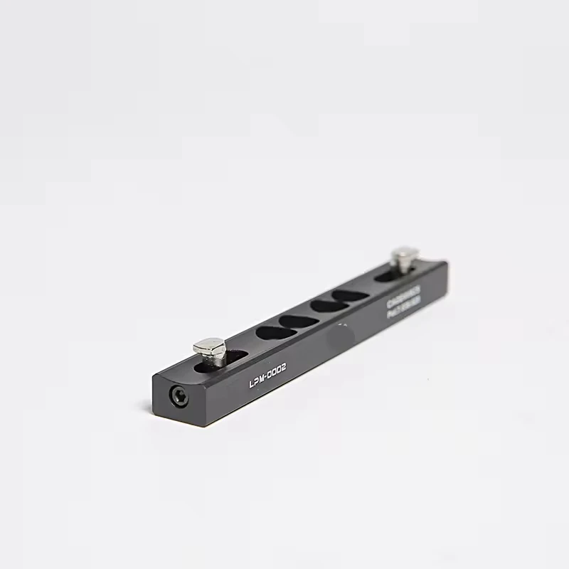 Clip táctico de metal con montaje offset 45° para linterna - imagen 2