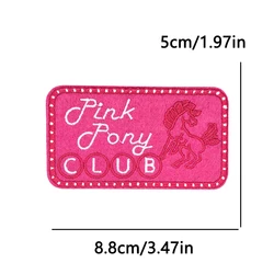 Parche táctico termoadhesivo bordado corazón caballo rosa – para coser o planchar