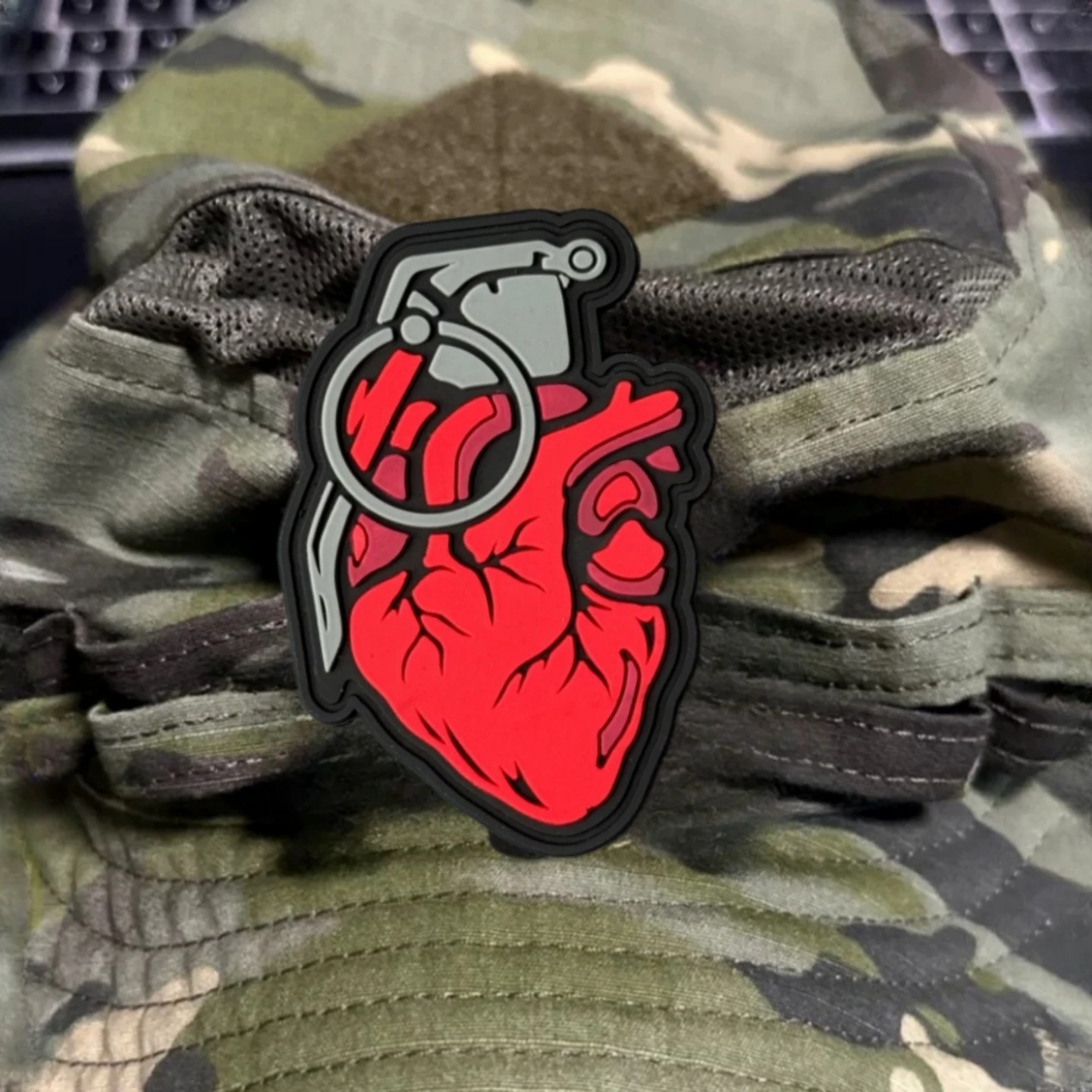 Moraal Parche Táctico 3D PVC Granada Roja – Emblema Velcro para Airsoft