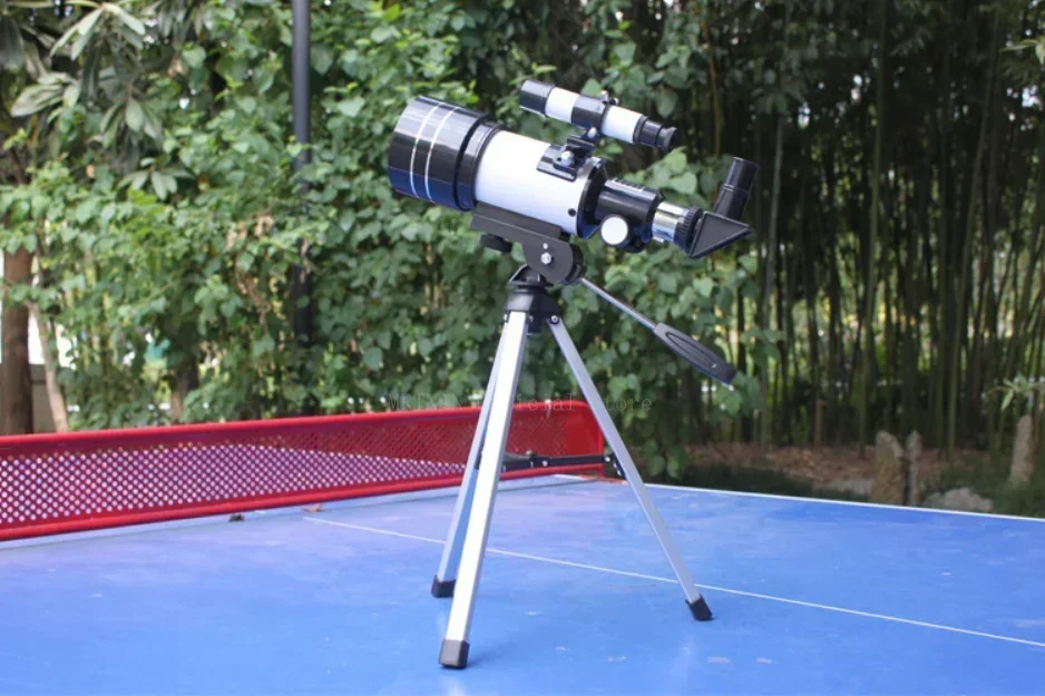 Telescopio refractor portátil de 70 mm para observación astronómica