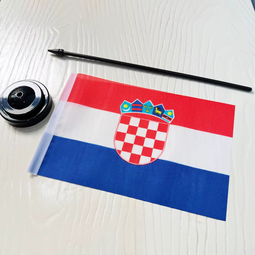 Bandera Croacia pequeña de escritorio – Oficina y decoración - imagen 3