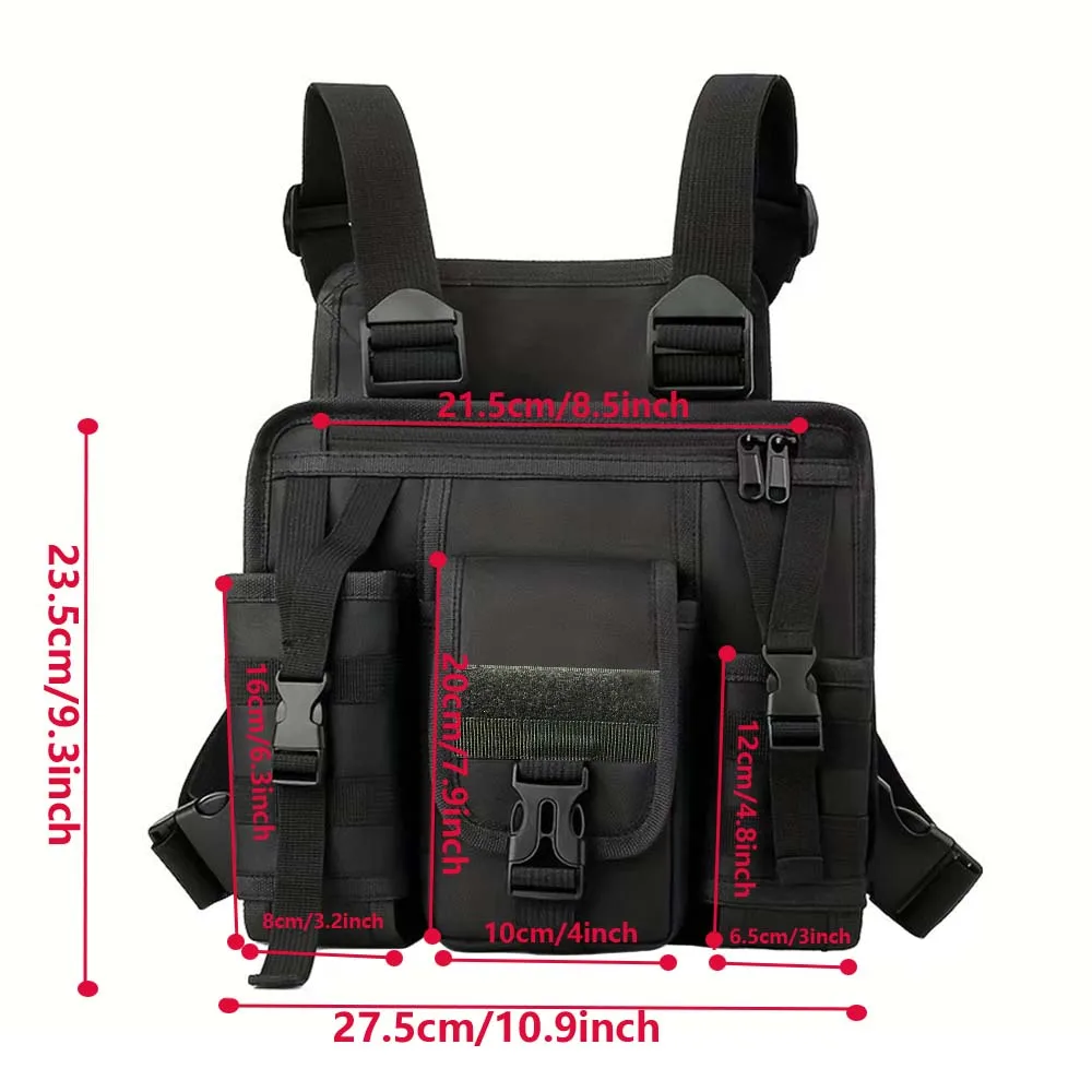 Detalle de la bolsa táctica con compartimentos