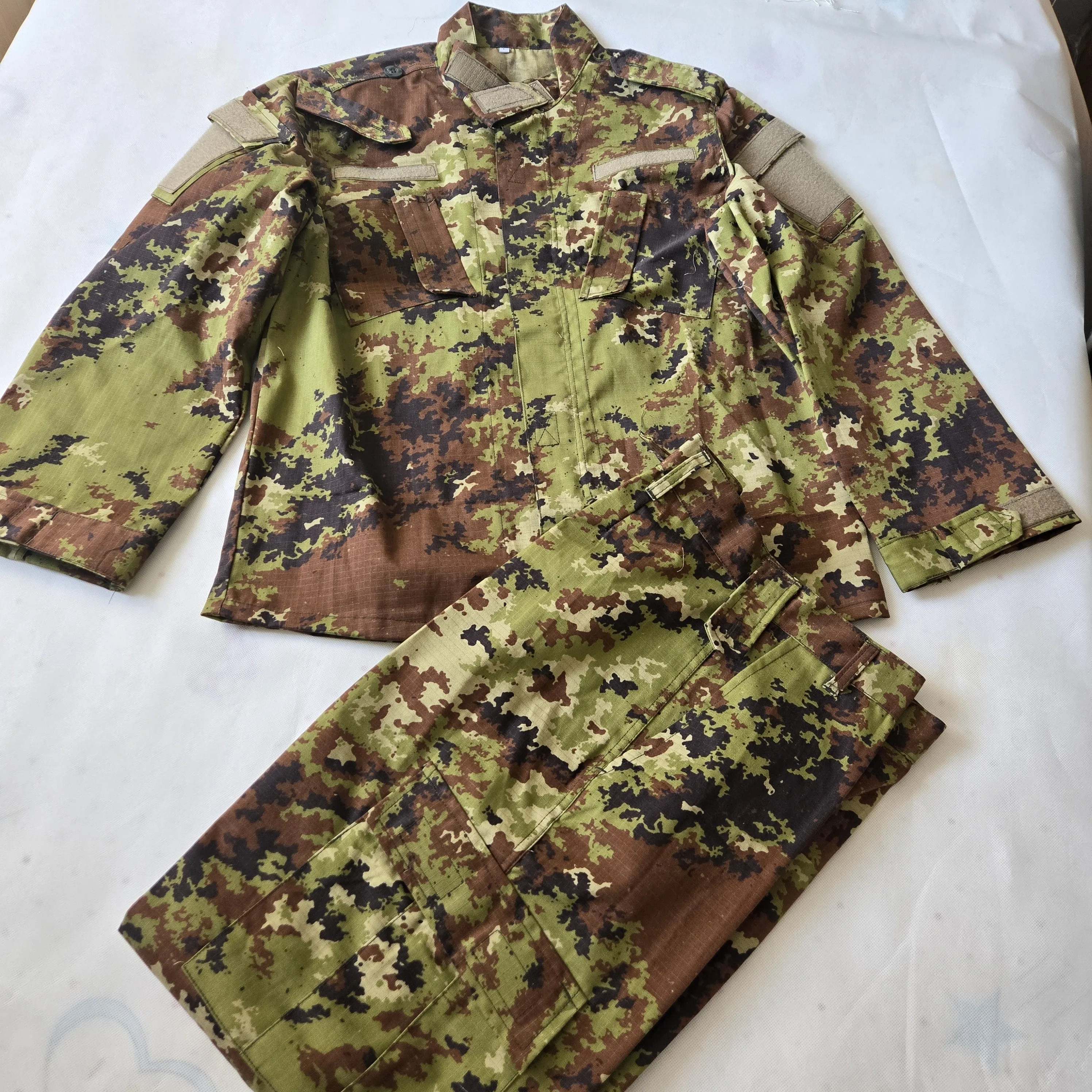 Uniforme camuflaje ripstop resistente al desgaste con bolsillos - imagen 2