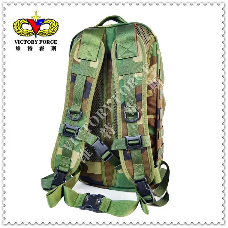 Mochila táctica con sistema MOLLE y funda para portátil - imagen 4