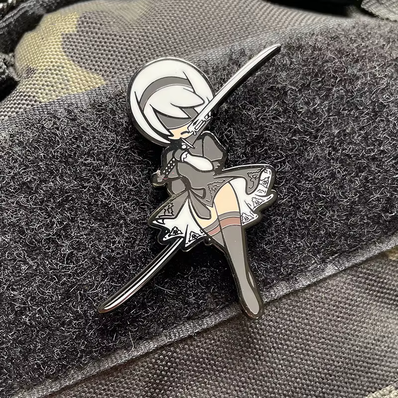 Yurha 2B Parche Metal Anime Chica Mecánica – Insignia Táctica