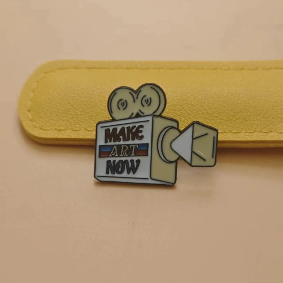 Detalle del broche con estilo retro
