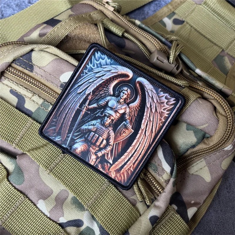 Parche táctico Arcángel Miguel - insignia moral militar con gancho