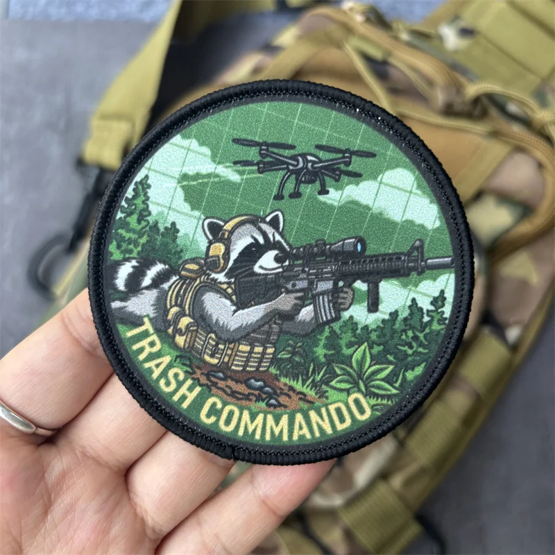 Parche táctico mapache con velcro, insignia militar para mochila - imagen 3