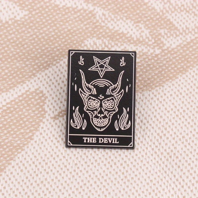 Insignia metálica broche Tarot del diablo, estilo oscuro - imagen 3