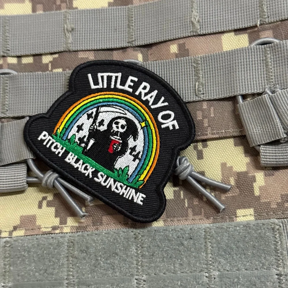 Parche táctico bordado LITTLE RAY OF PITCH BLACK SUNSHINE velcro ropa