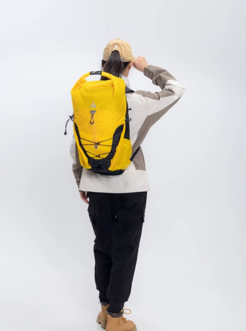 Mochila vista lateral con correa