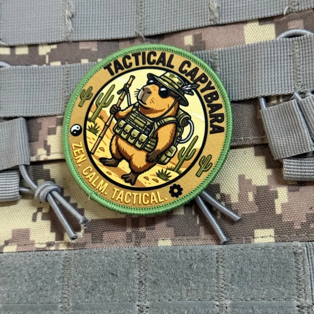 Parche táctico Capybara zen yin yang con cierre velcro mochila - imagen 2