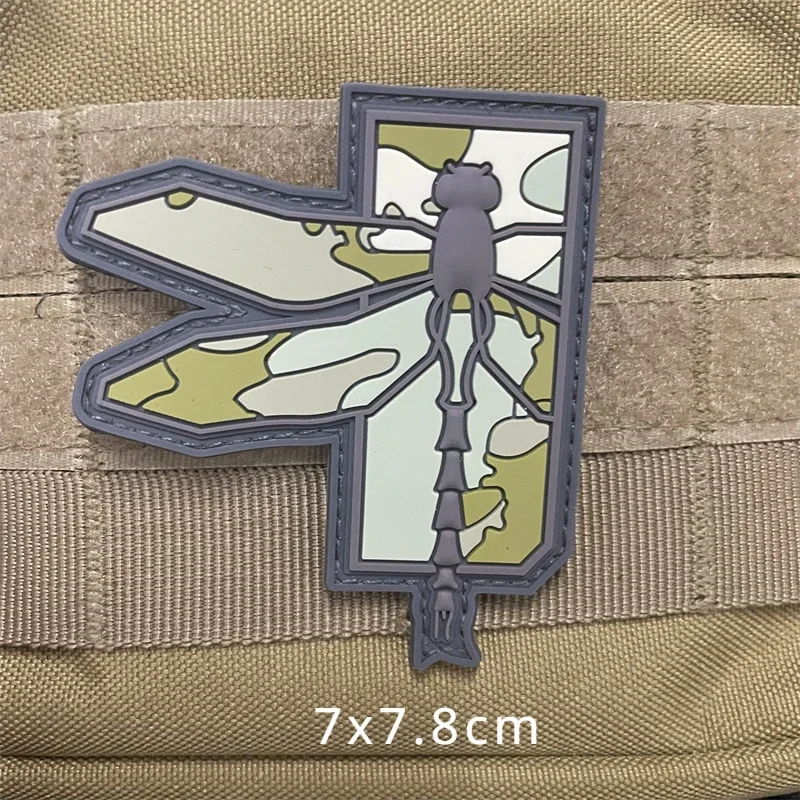 Parche aplicado en mochila táctica
