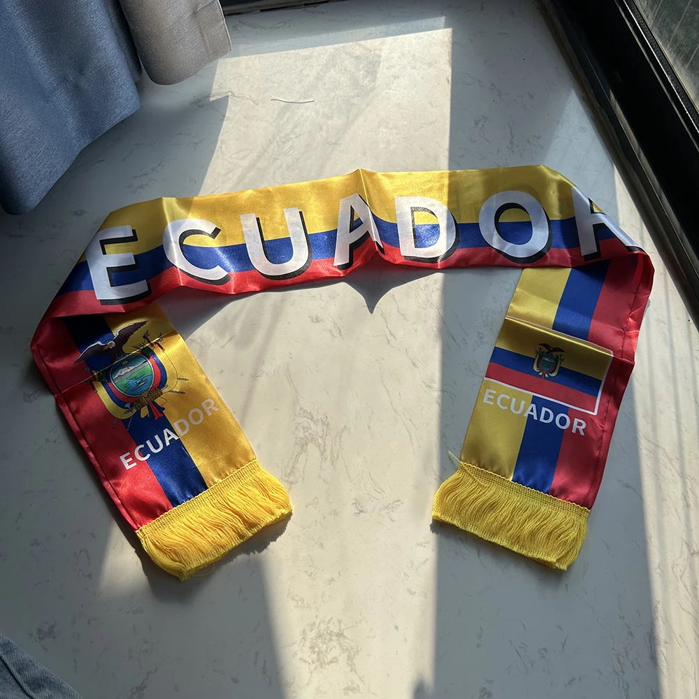 Bufanda Ecuador satén doble cara con borlas – Pañuelo deportivo y eventos - imagen 4
