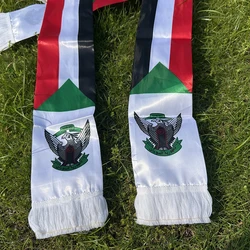 Bufanda bandera Sudán satén con borlas, ideal fútbol y eventos