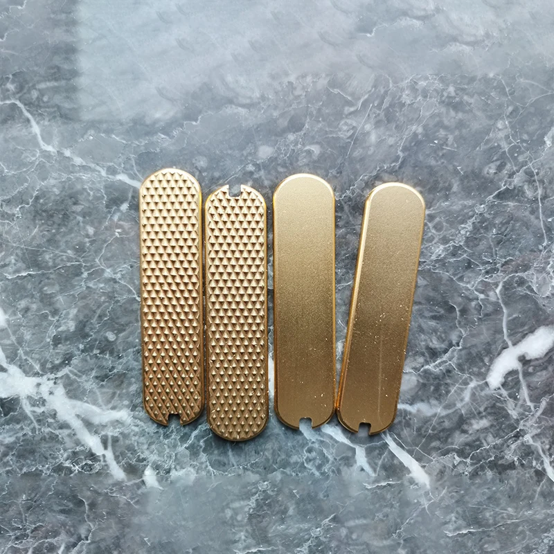 Detalle de patrón de diamante en la empuñadura
