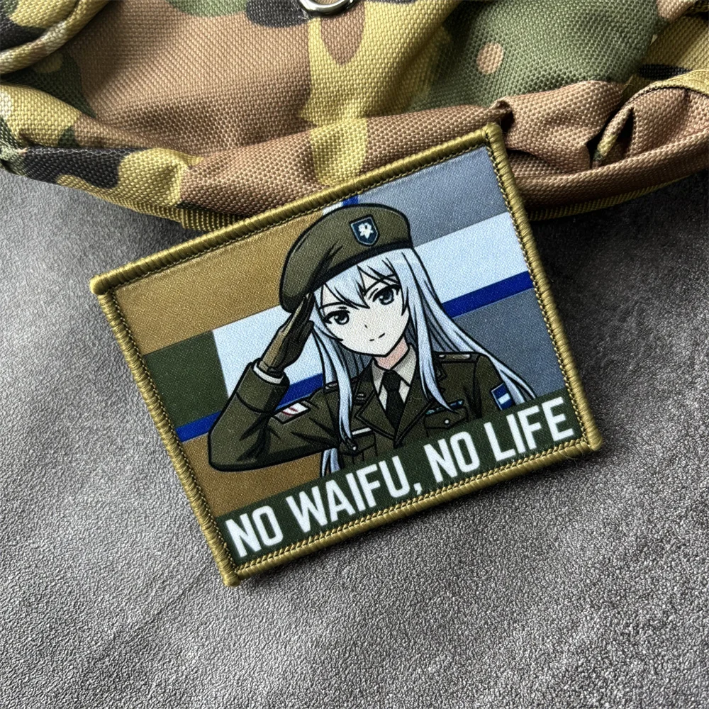 Parche táctico chica militar NO WAIFU NO LIFE con velcro - imagen 2