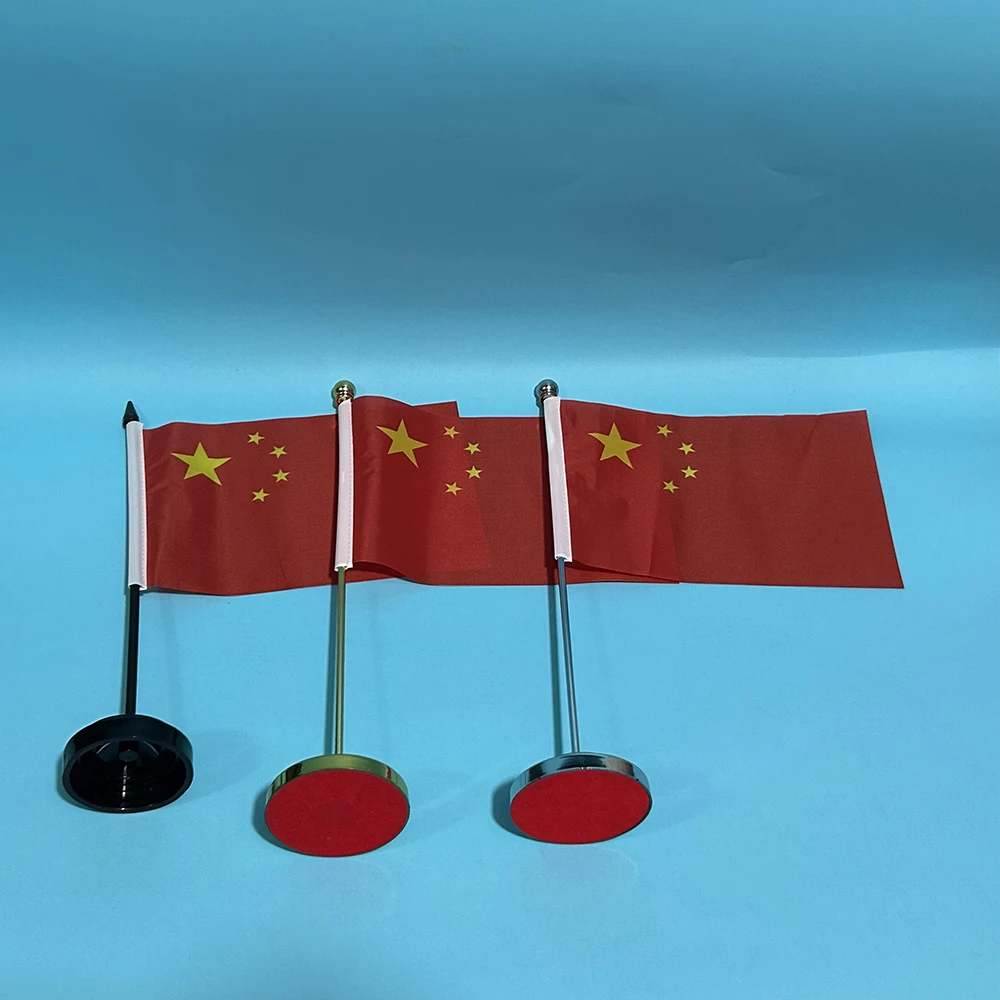 Detalle del mástil y la base para bandera de escritorio