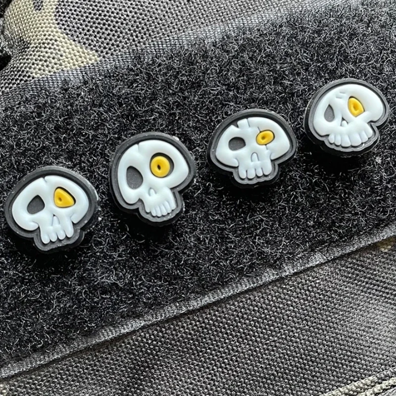 Parche táctico calavera con luz nocturna LED