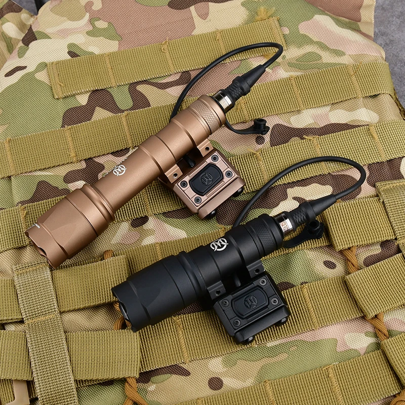WADSN Linterna táctica con pulsador y soporte Picatinny airsoft - imagen 4