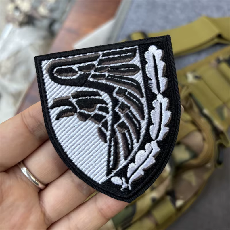 Detalle del bordado del parche militar