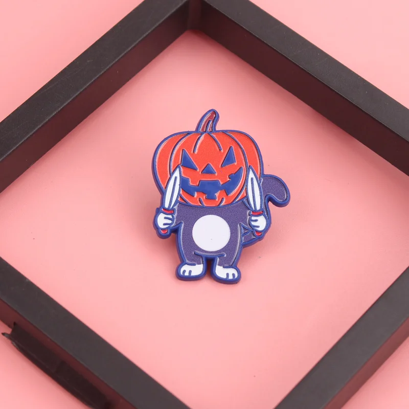 Jack-O'-Kitty Menace pin calabaza neón con dagas estilo Halloween - imagen 4