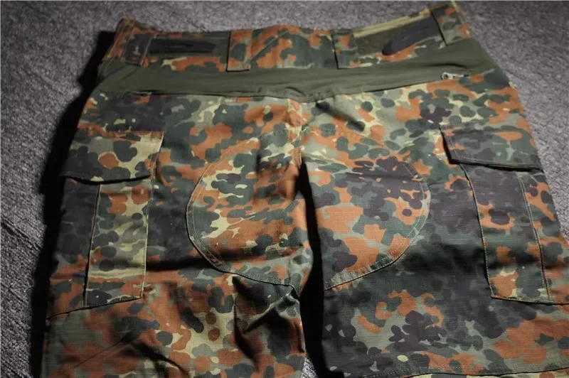 Detalle del capuchón del traje táctico GSG9