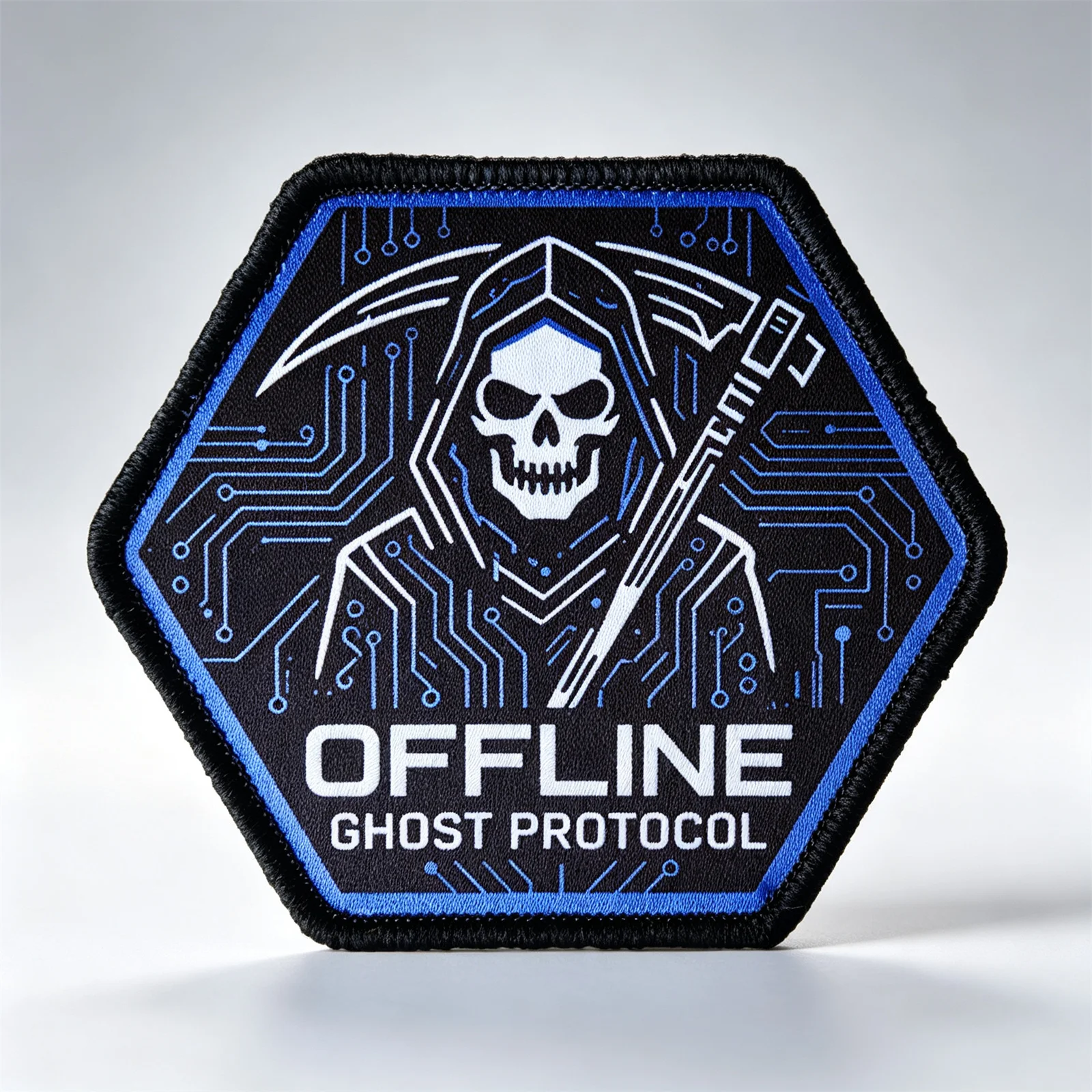 Parche táctico esqueleto Reaper sobre superficie táctica oscura