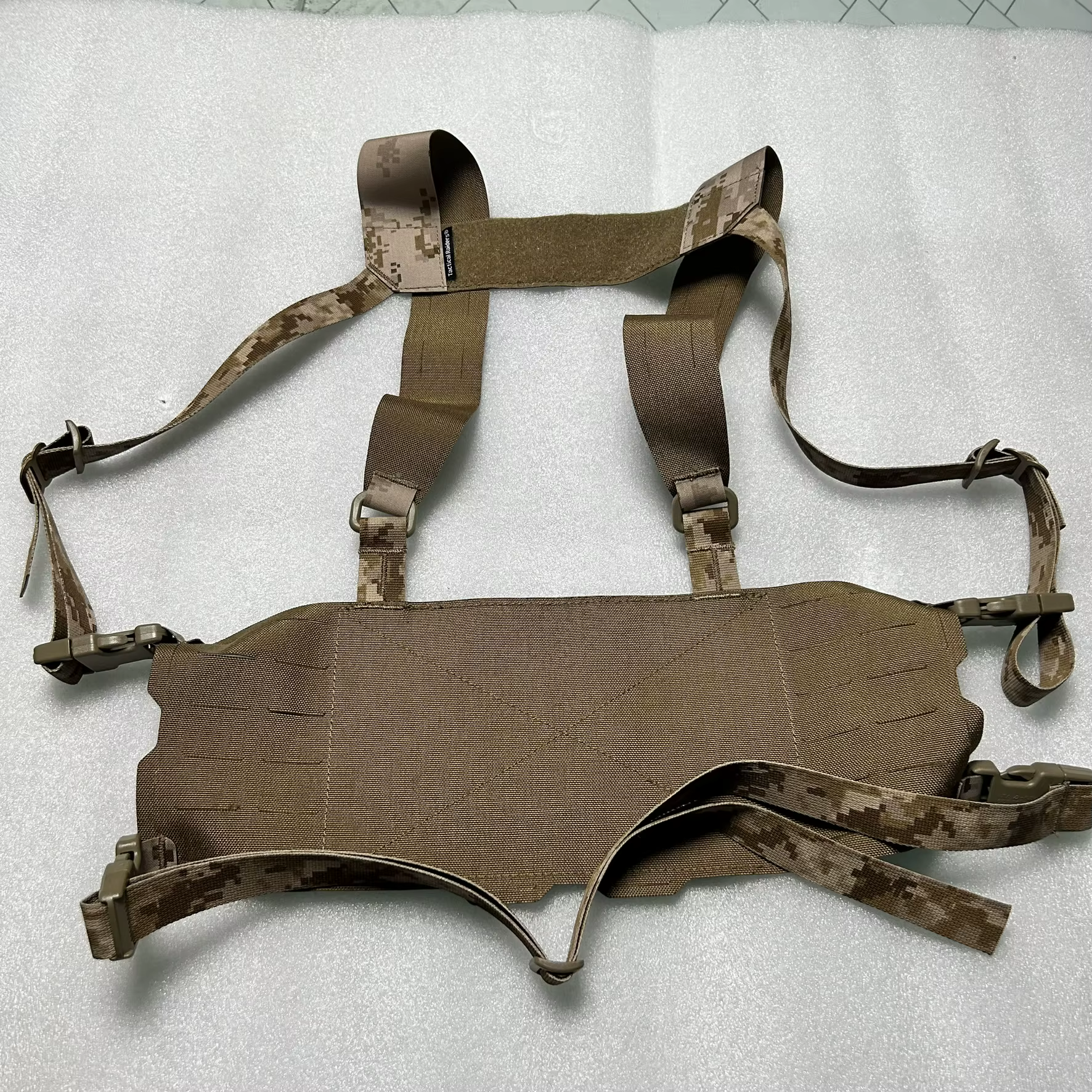 Chaleco táctico ultraligero MOLLE ajustable cortado láser camuflaje - imagen 2