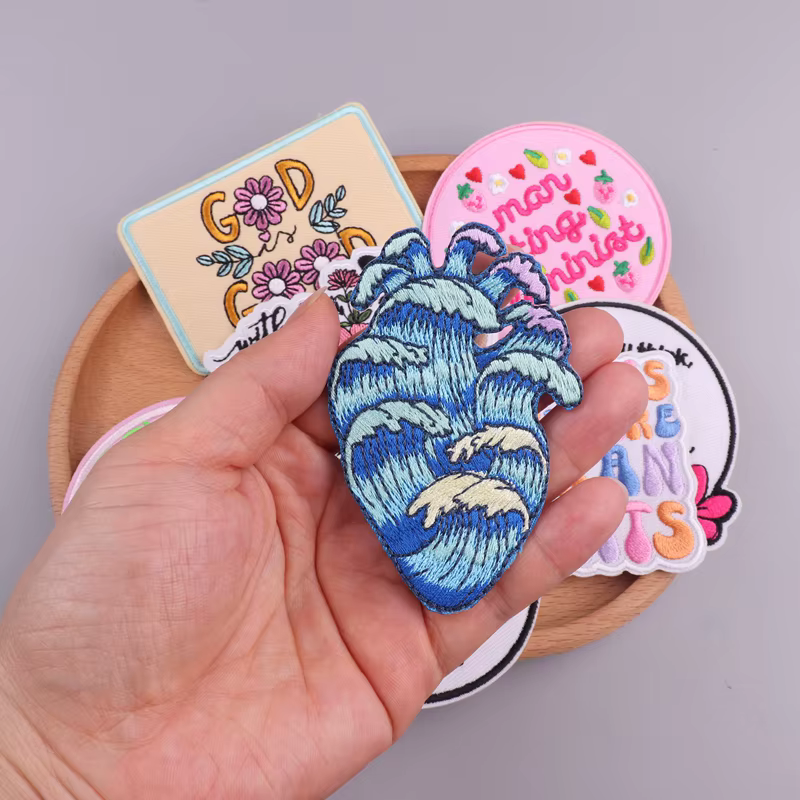 Parches termoadhesivos bordados de señales positivas para ropa - imagen 5
