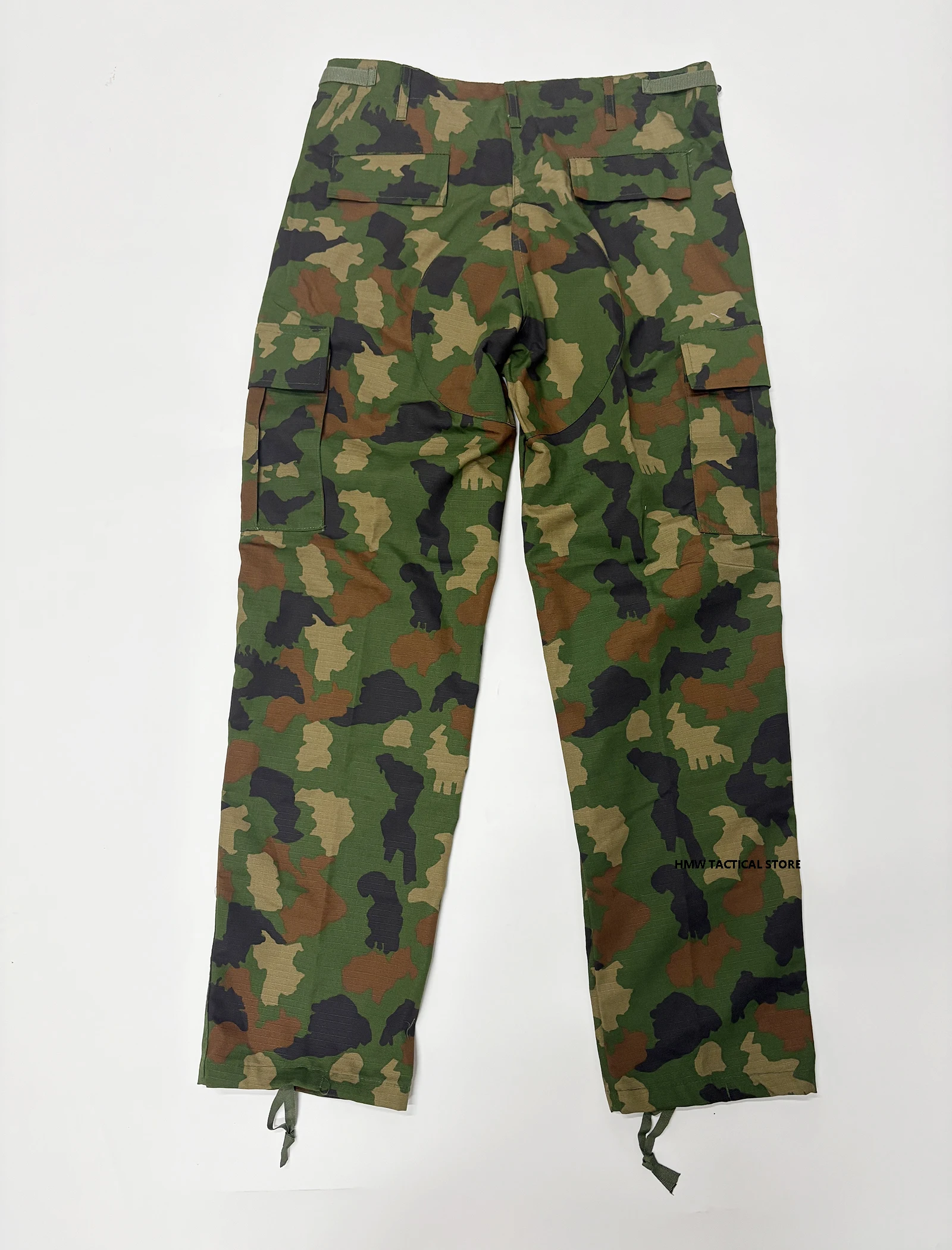 Vista del pantalón y conjunto completo