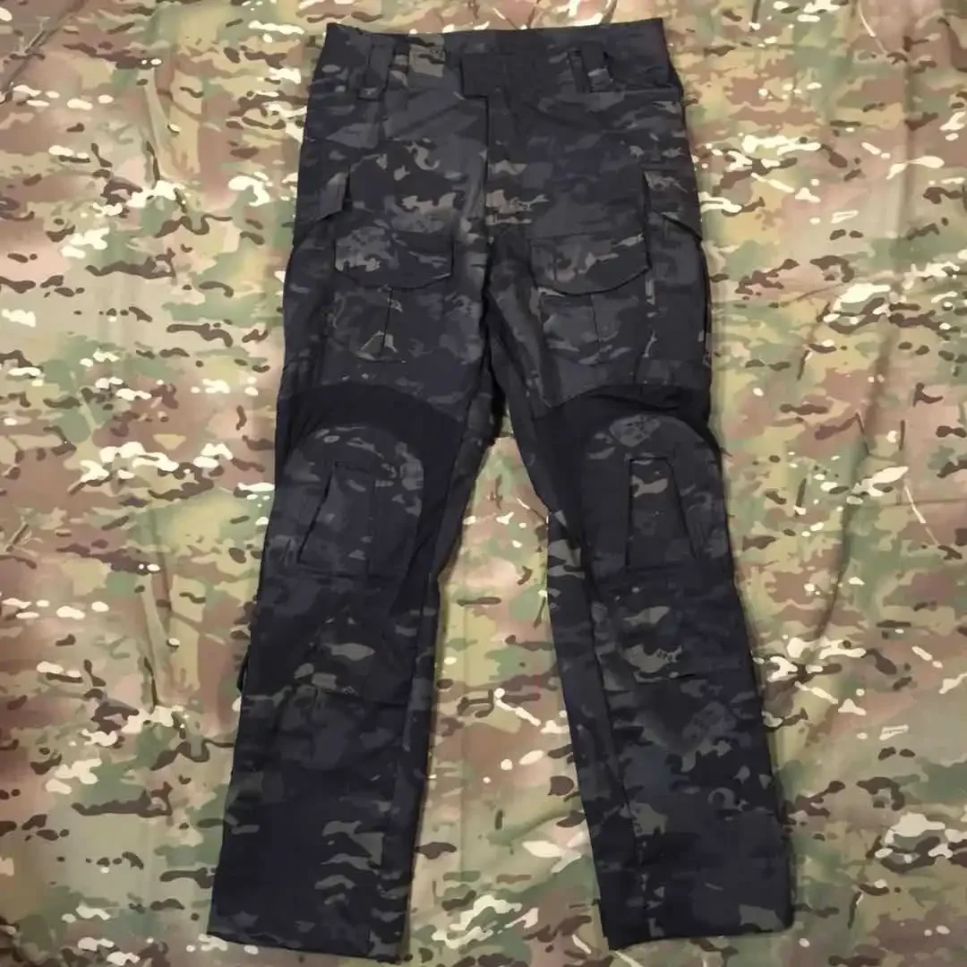 Detalle de camuflaje y acabado del traje