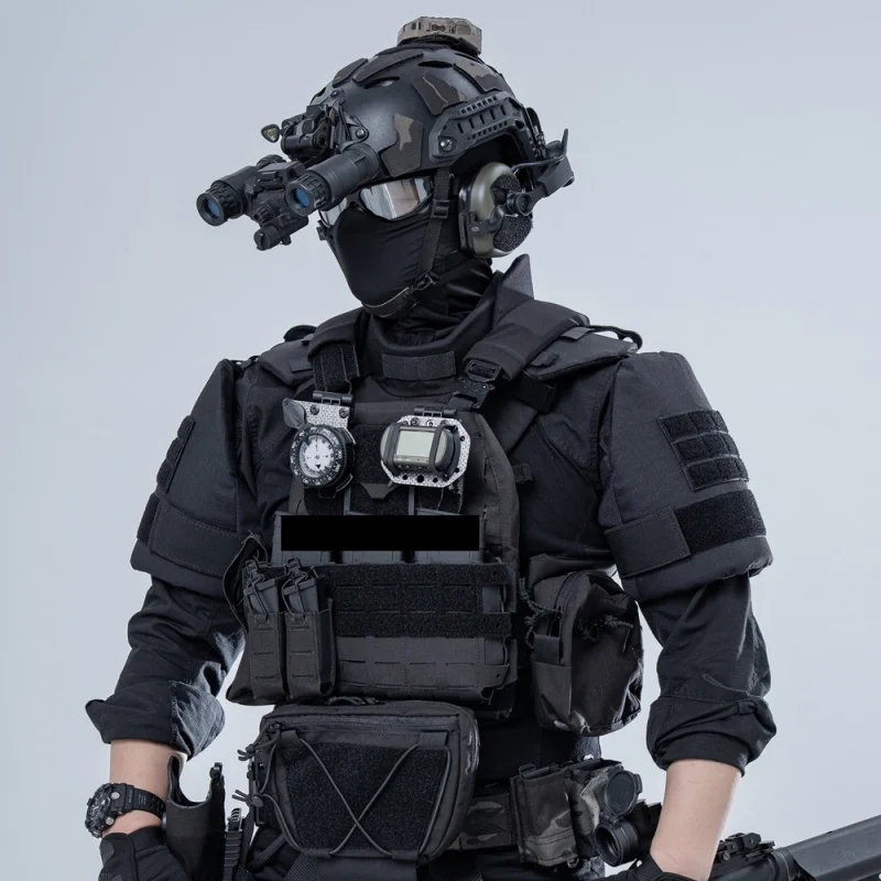 Protector de cuello y hombros para equipamiento táctico