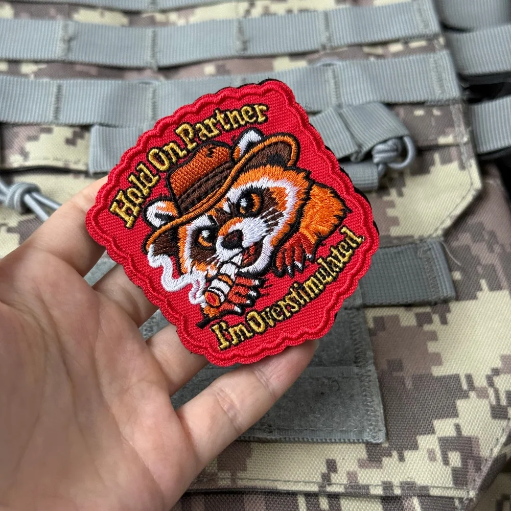 Parche bordado con velcro de mapache vaquero – Insignia de moral - imagen 4