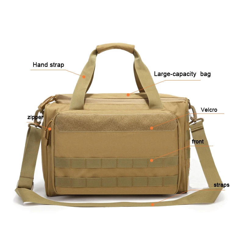 Bolsa verde con patrón CP y accesorios de caza adheridos