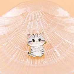 Pin esmalte gato gris – broche solapa para mochila