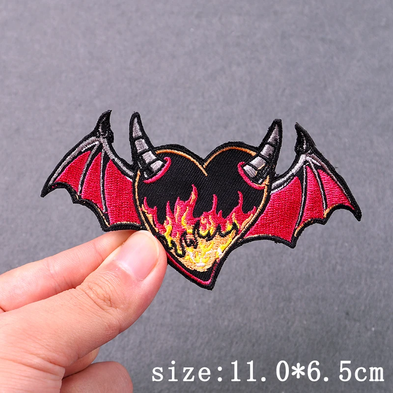 Parche bordado punk demonio para planchar o coser - imagen 2