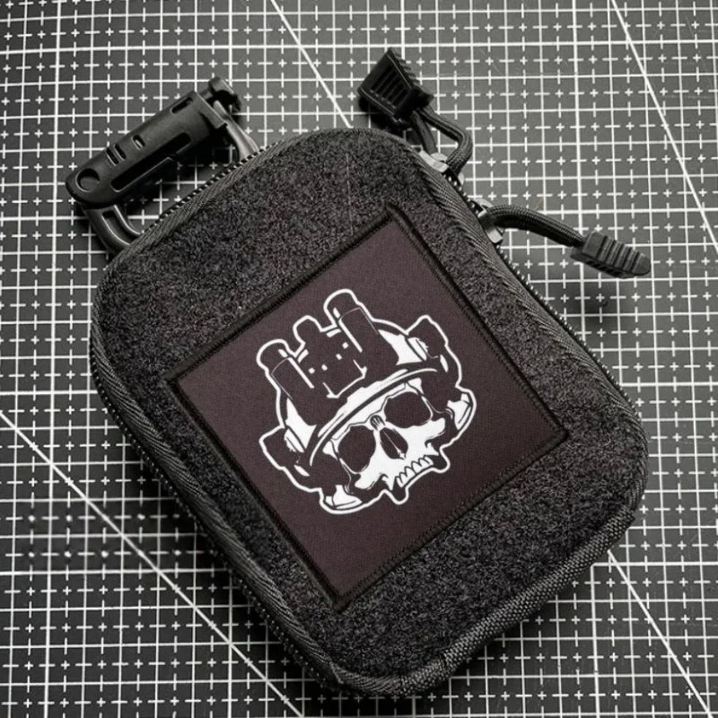Diseño inspirado en insignia táctica