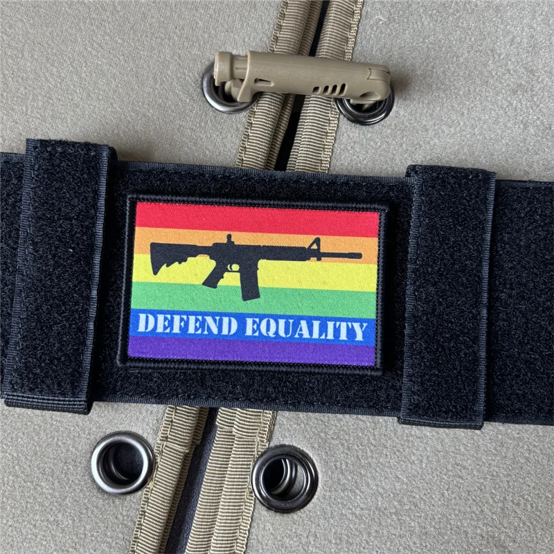 Parche táctico moral "Defend Equality" para equipamiento MOLLE - imagen 3