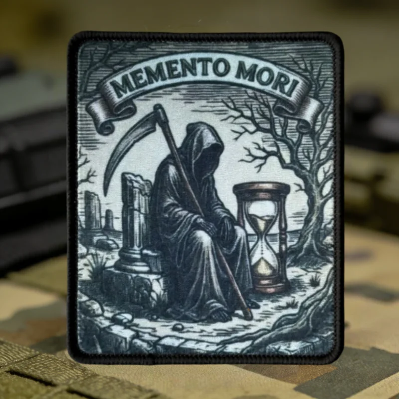 Parche táctico Memento Mori Reaper con velcro para brazalete - imagen 4