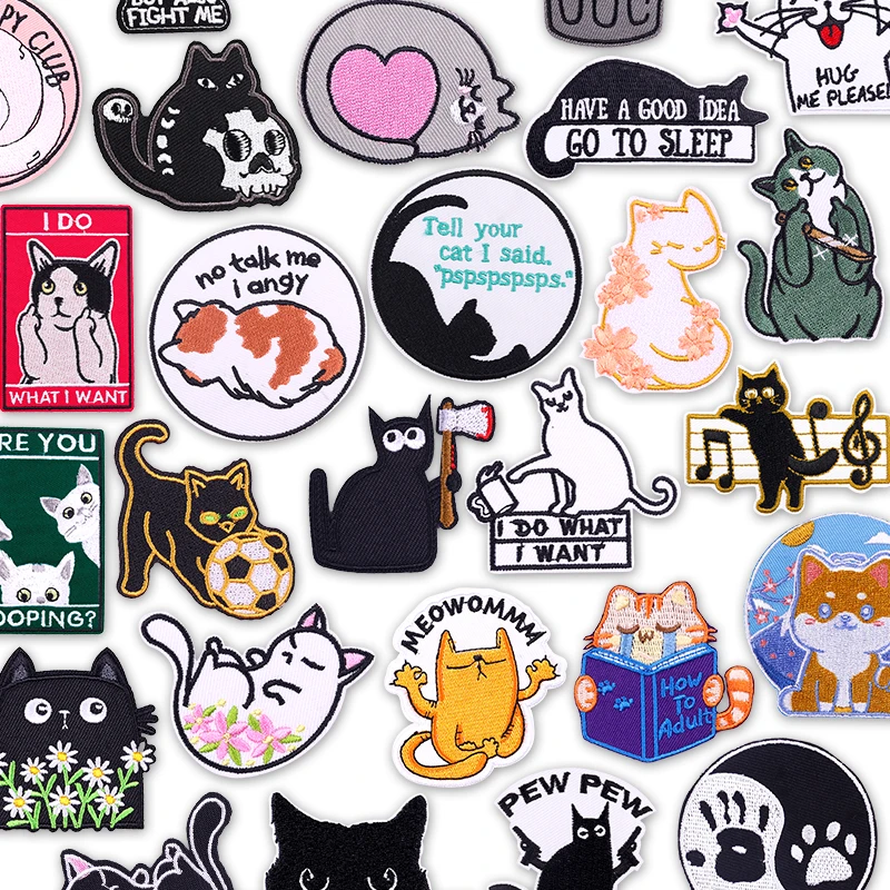 Gatos bordados con diseño divertido