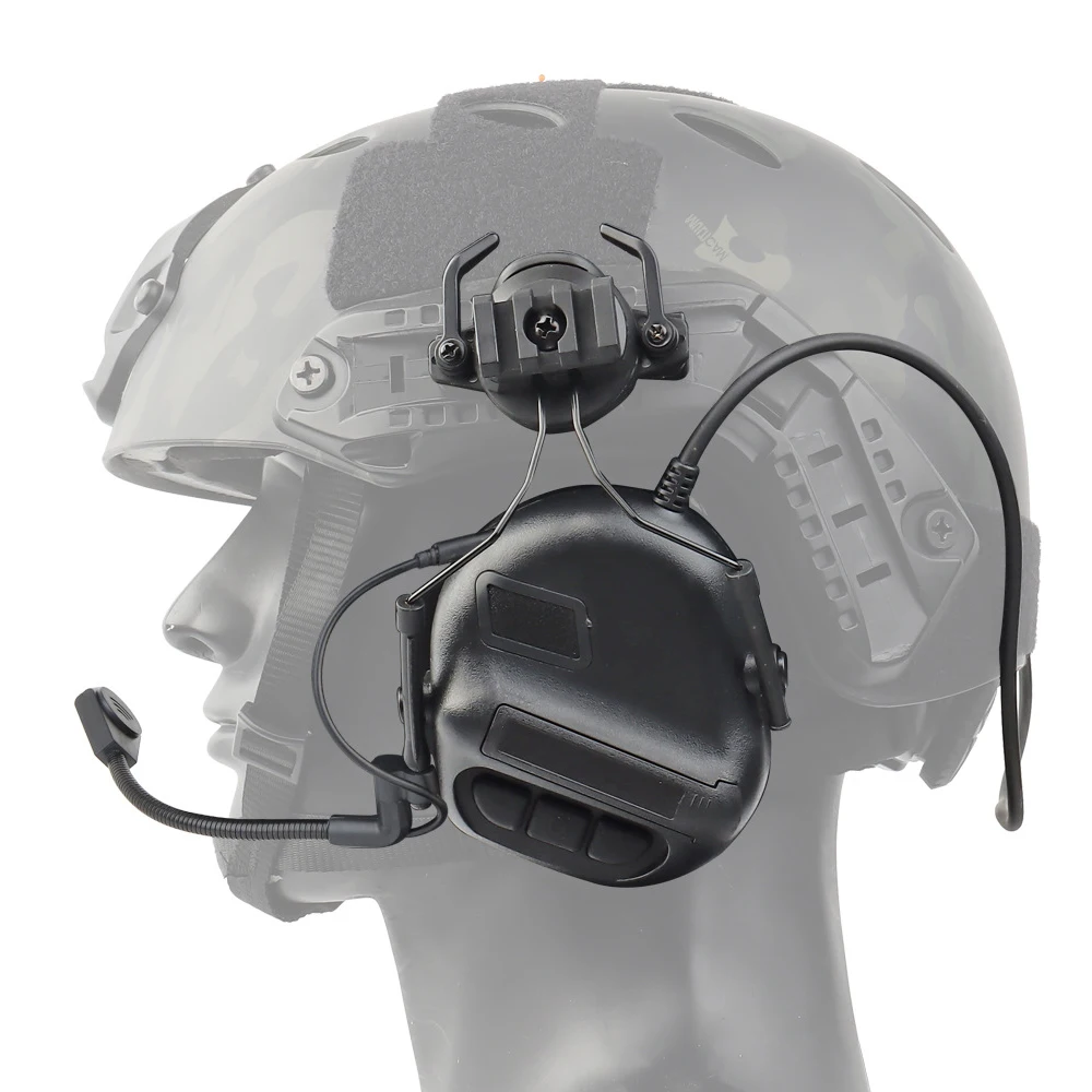 Auriculares tácticos montados en casco militar