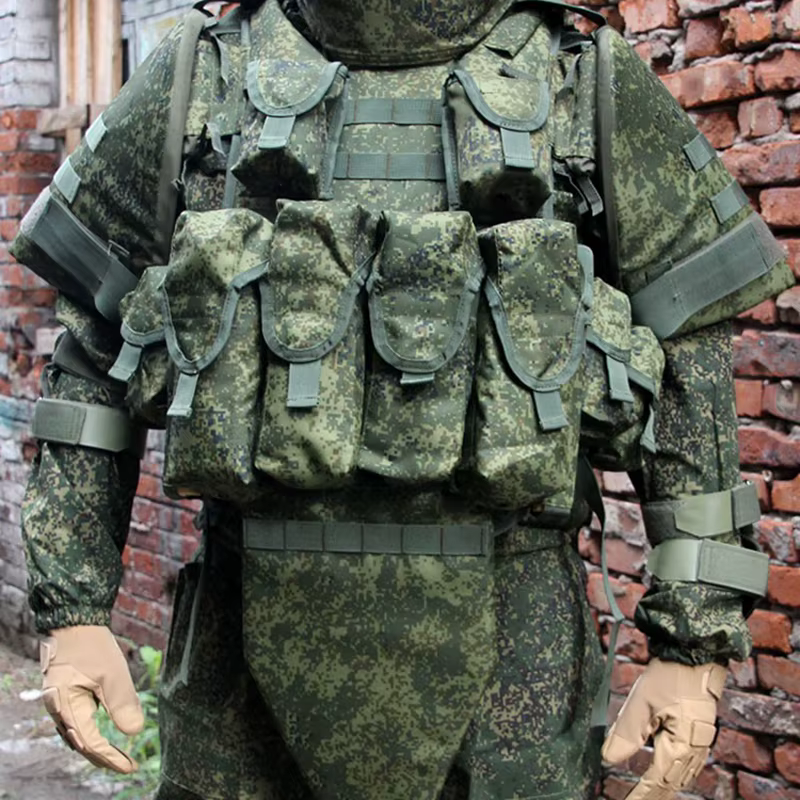 Detalle del camuflaje y ajustes