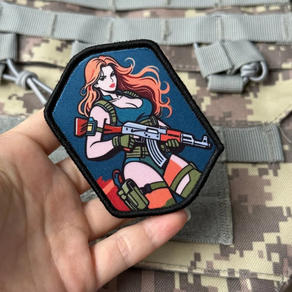 Parche táctico de moral para airsoft, pin-up pelirroja con velcro - imagen 2
