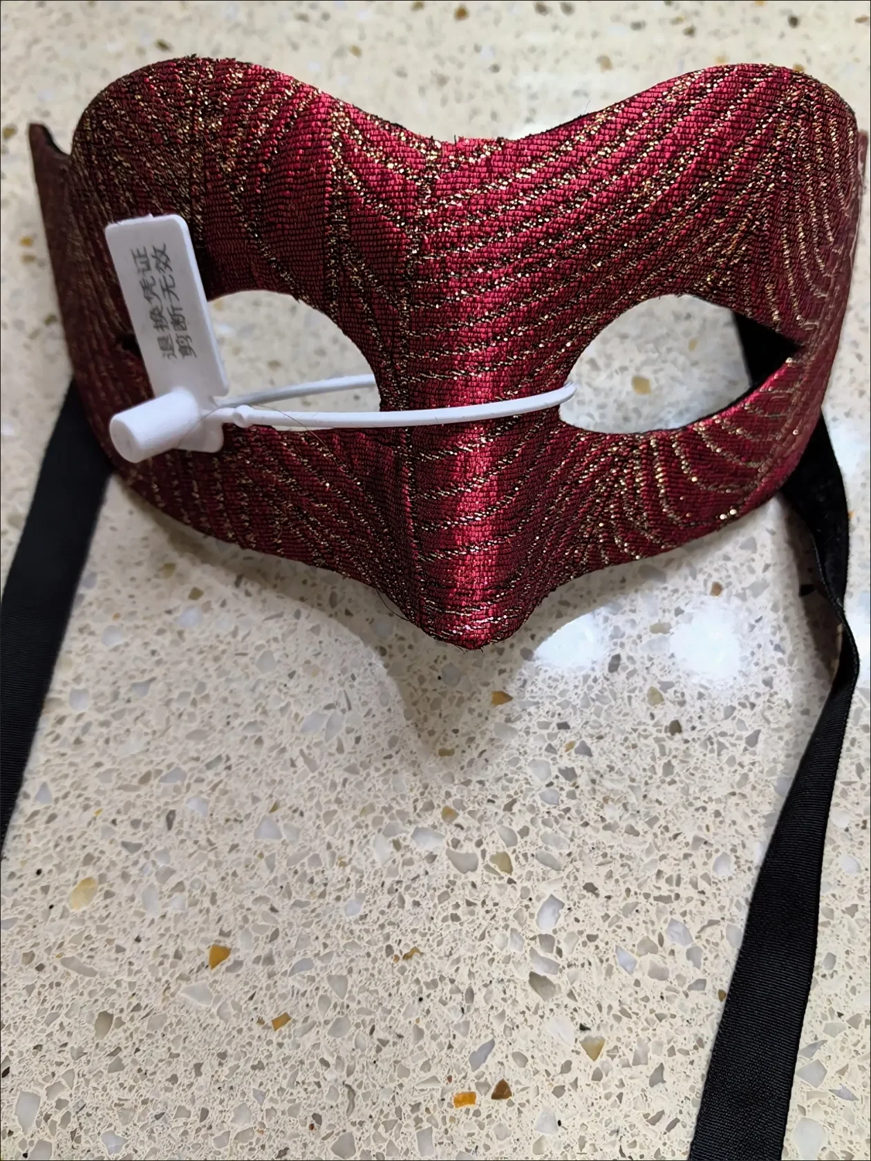 Detalle de la máscara facial para cosplay y disfraz