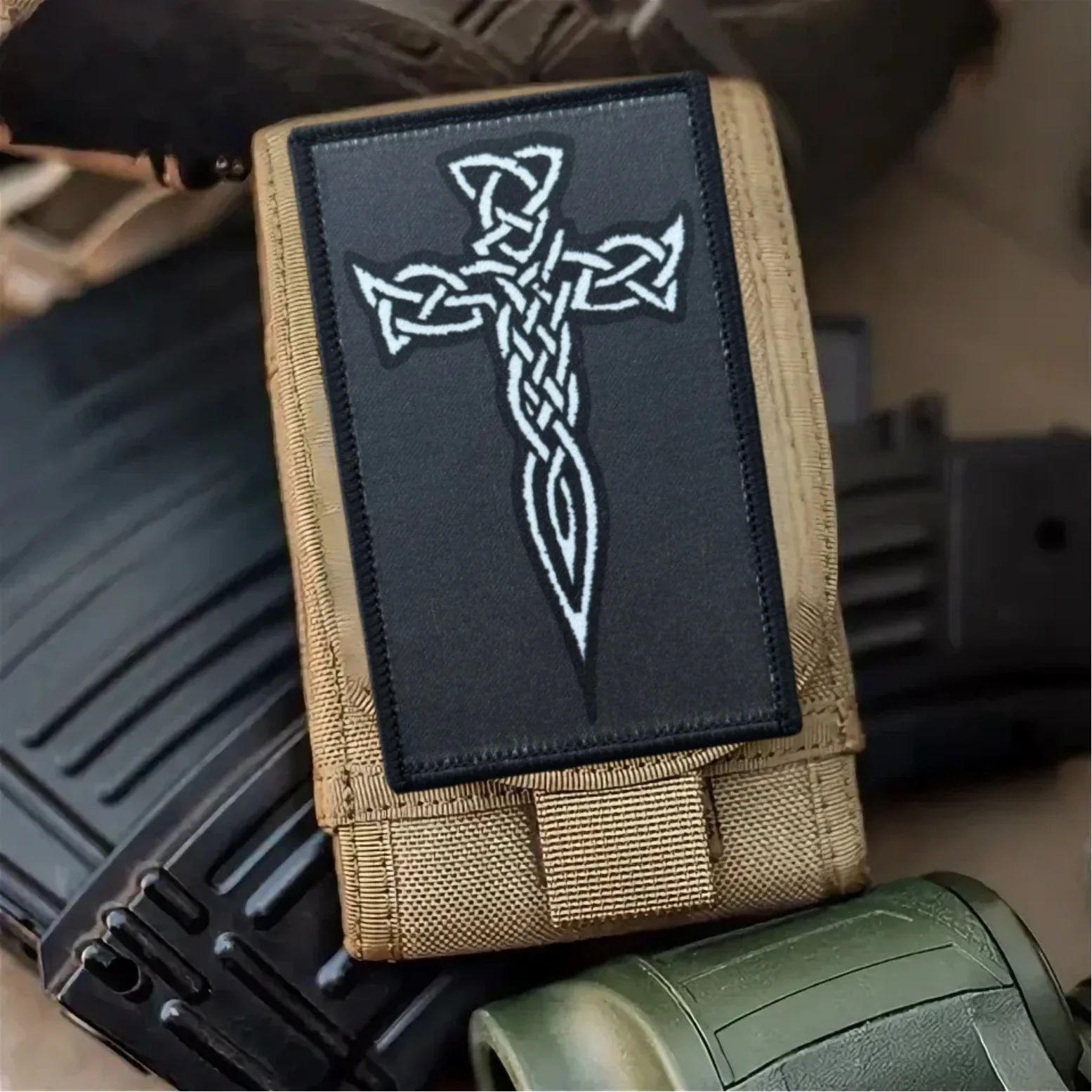 Parche táctico Cruz Celta con velcro – Morale para uniforme - imagen 2