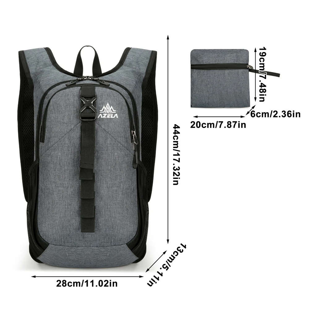 Mochila plegada dentro de su bolsillo interno