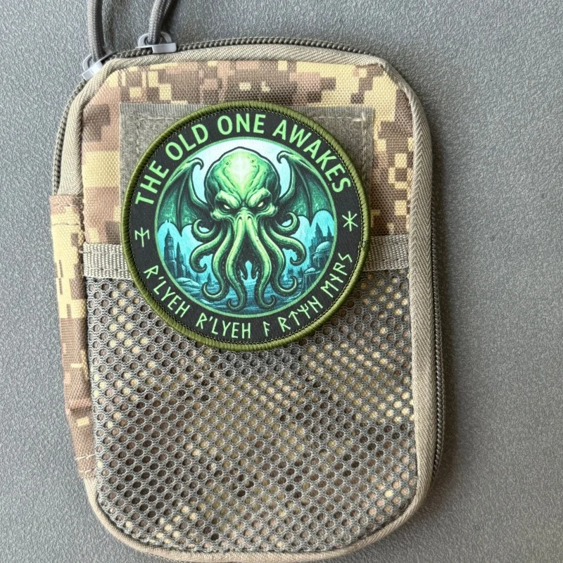 Parche moral táctico con velcro y adhesivo para brazalete en mochila - imagen 2