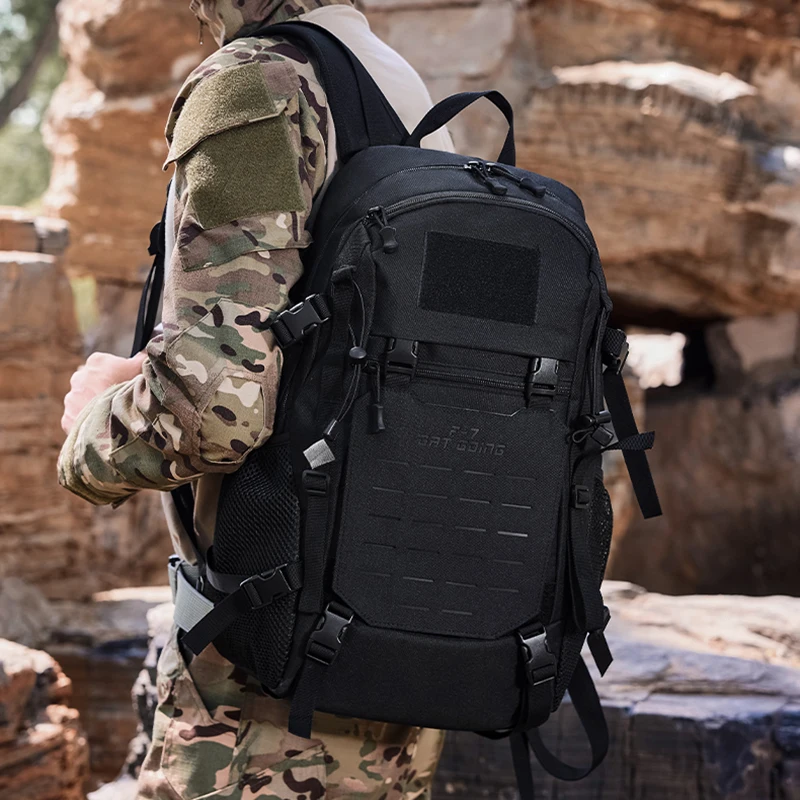 Mochila táctica Molle grande para senderismo y montañismo - imagen 5