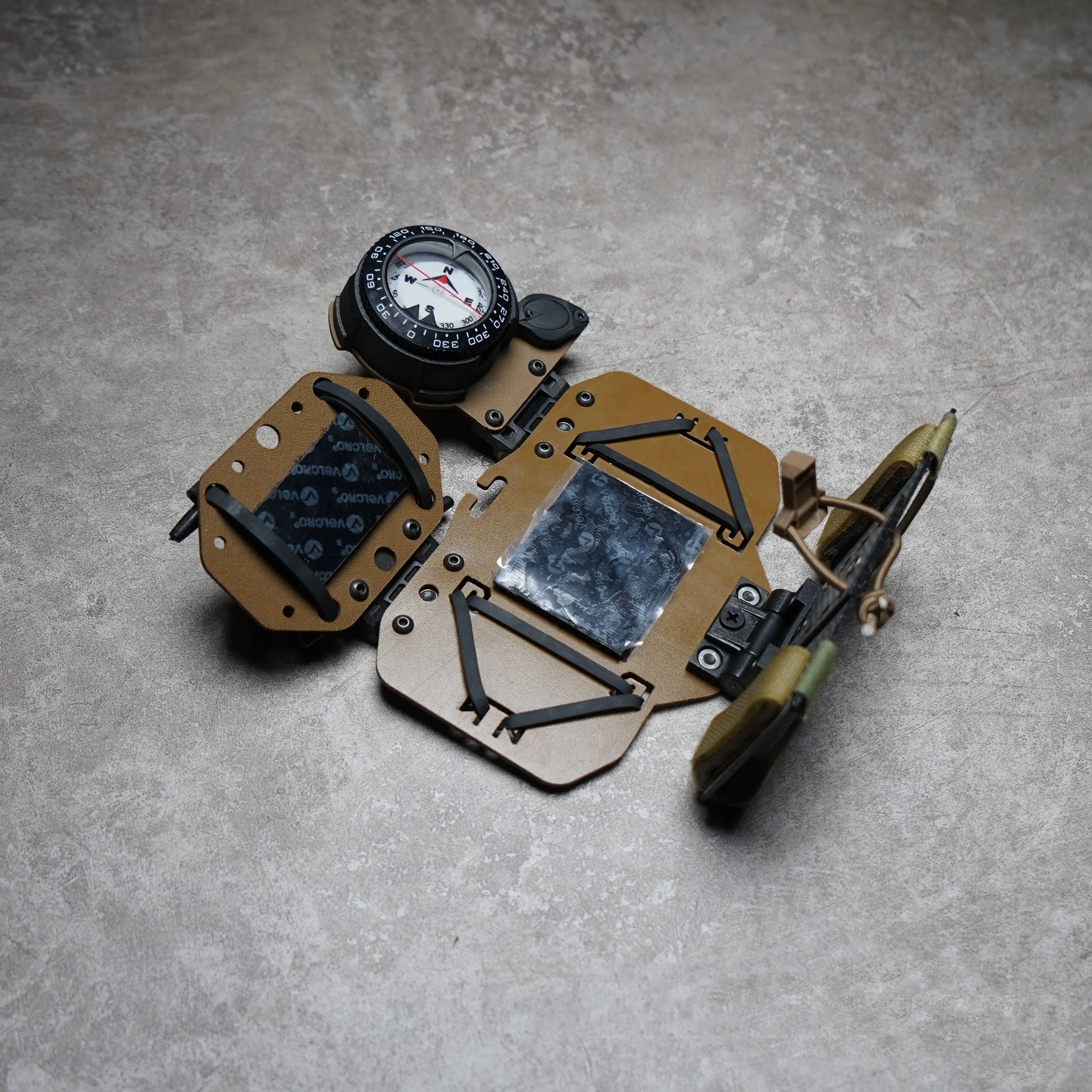 Brújula táctica direccional todoterreno para senderismo y airsoft - imagen 2